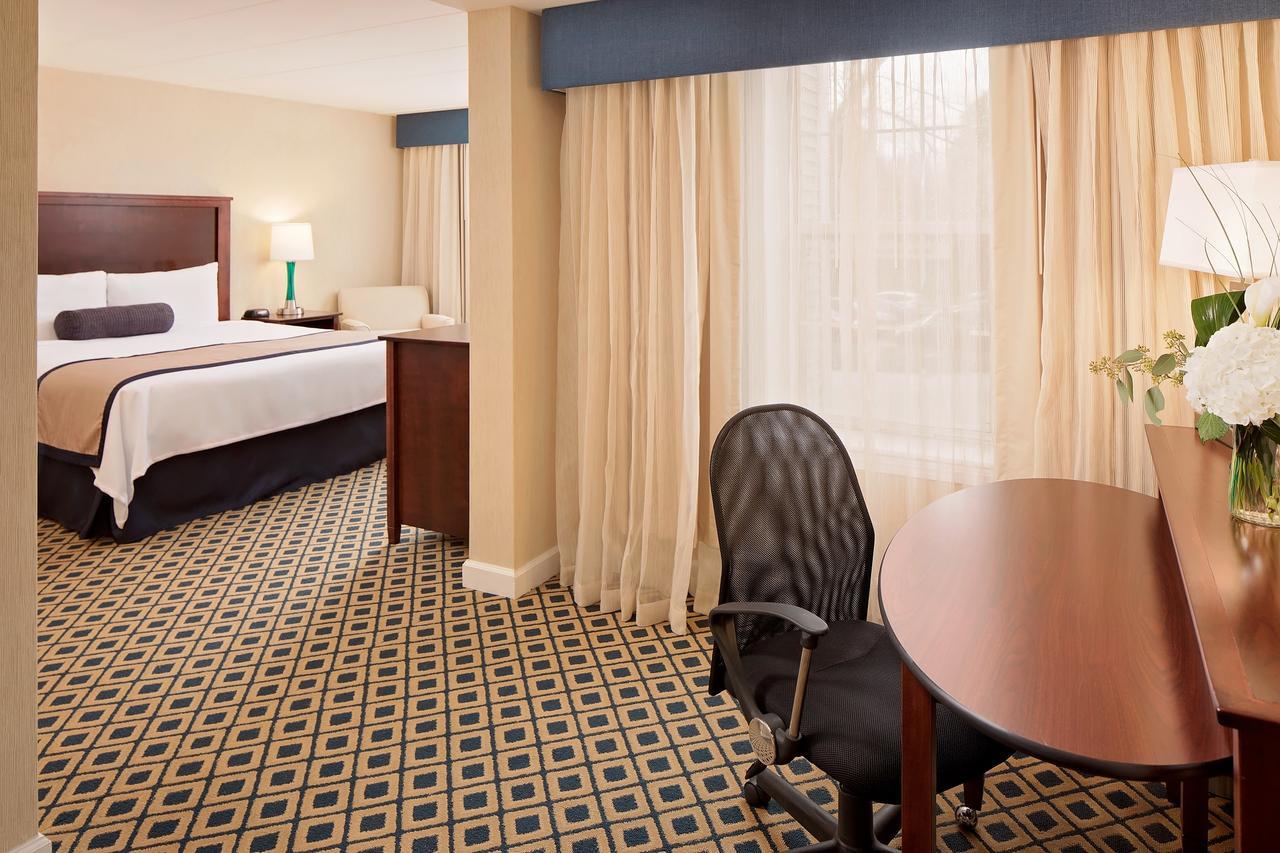 Westford Regency Inn & Conference Center Eksteriør bilde